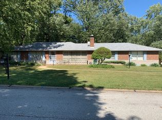 1533 Doris Dr, Saint Louis, MO 63138