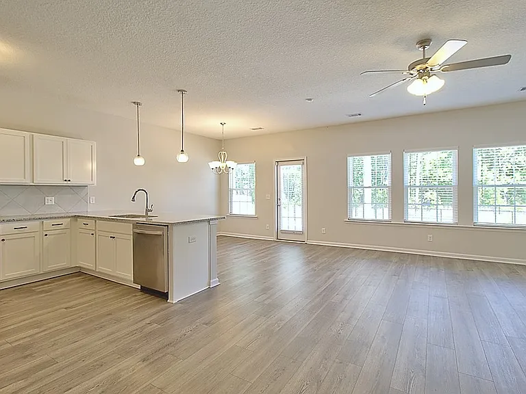 183 W West Winn Ave — Photo 14