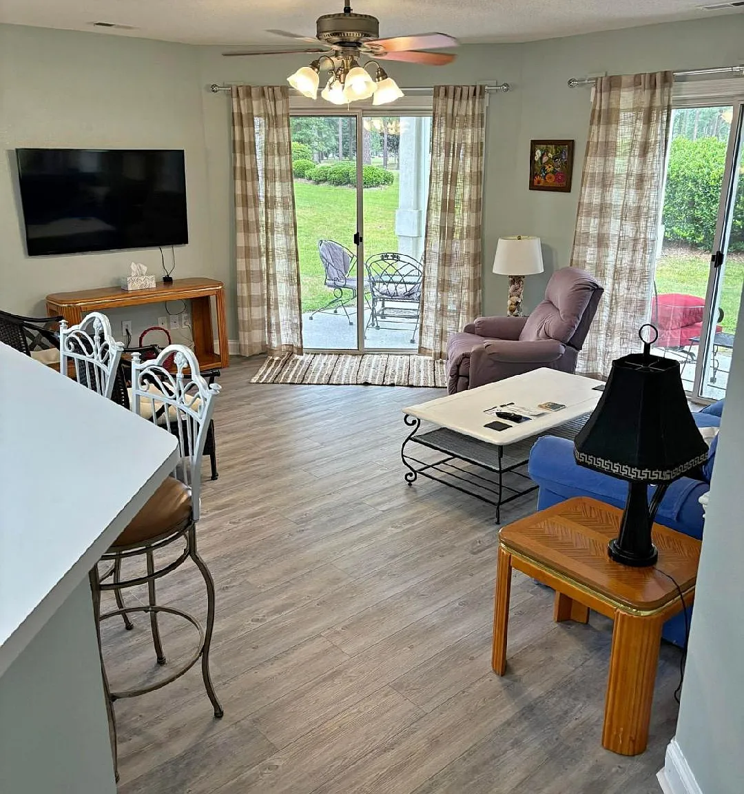 1 bed, 950 sqft, $1,390 — Photo 4