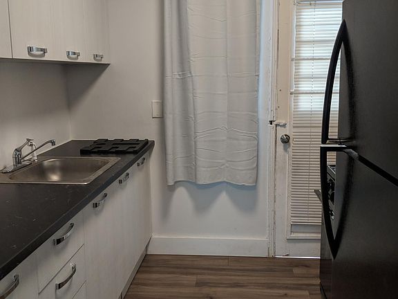 4th image of 1533 Jefferson Ave #8