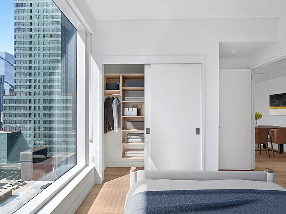 4th image of 312 W 43rd St #18C