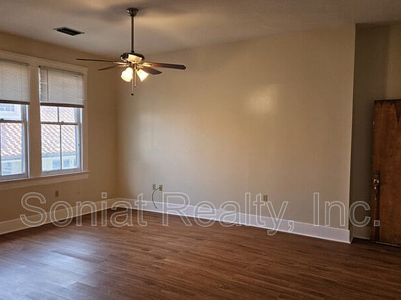 4th image of 110 S Pierce St APT B