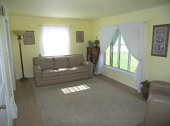 4th image of 1447 Twinsburg Rd