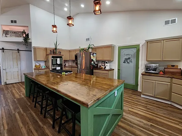 2055 Highway 589, Sidney, TX 76474