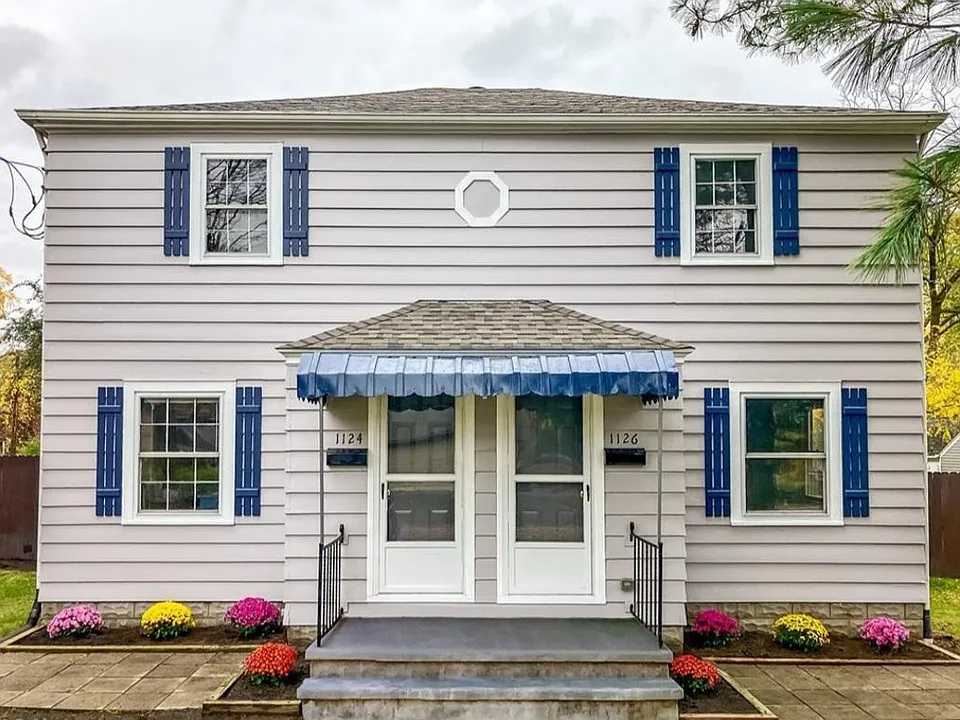 1124 Lake Ave