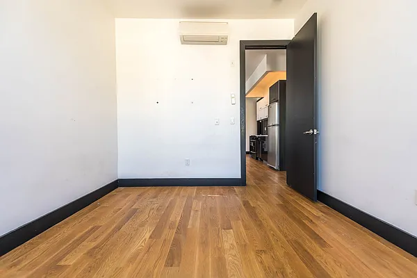 Rented by Nooklyn NYC LLC | media 4