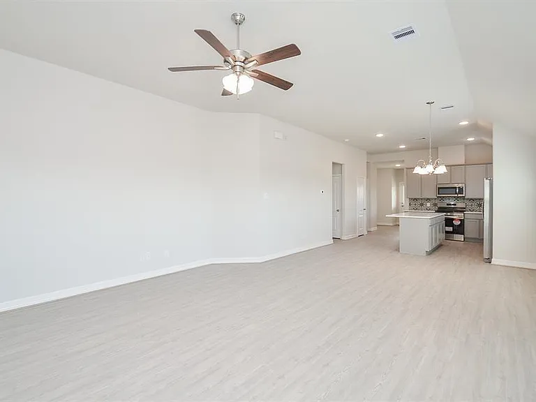 7402 Sunlit Harbor Dr — Photo 22