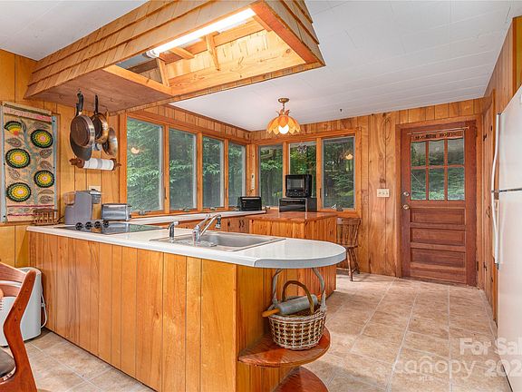 3rd image of 282 Vireo Ln