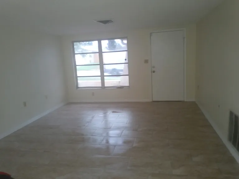 9201 Gray Fox Ln — Photo 3