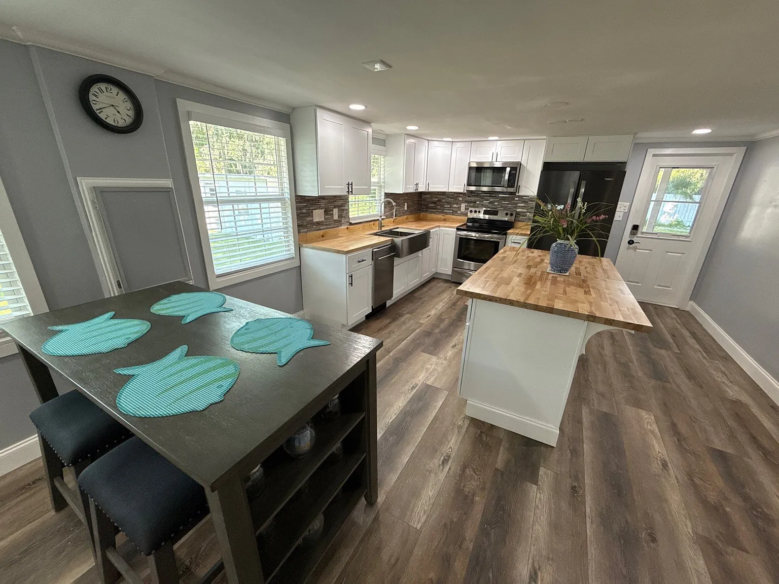 2 bed, 1.0 bath, 864 sqft, $1,600 — Photo 4