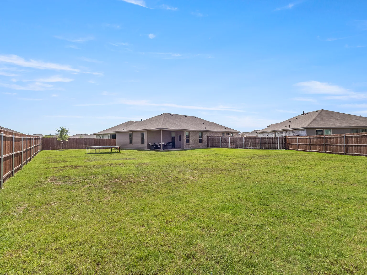5 bed, 2155 sqft, $3,100 — Photo 4