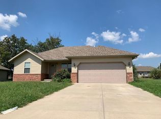 511 Bradford Pear, Clever, MO 65631