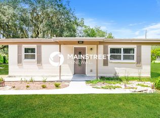 825 E Jackson Ave, Mount Dora, FL 32757