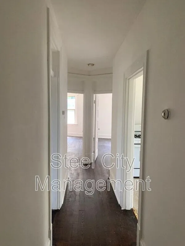 2 bed, 1.0 bath, 1200 sqft, $1,469 — Photo 3