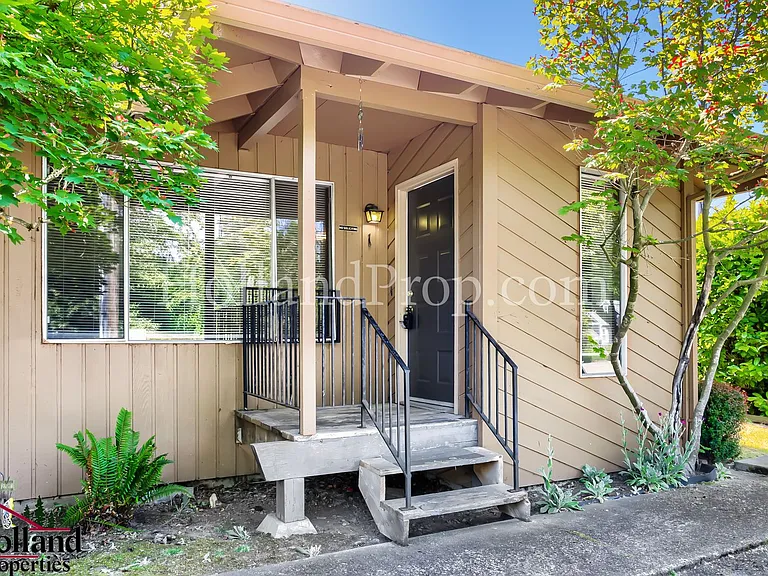 4500 SW 103rd Ave #1 — Photo 3