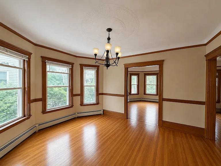 21 Irving St — Photo 3