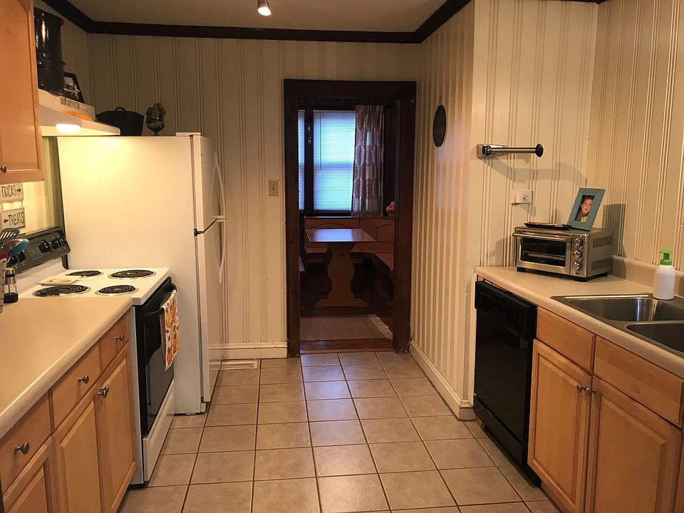 Kitchen with full size appliances