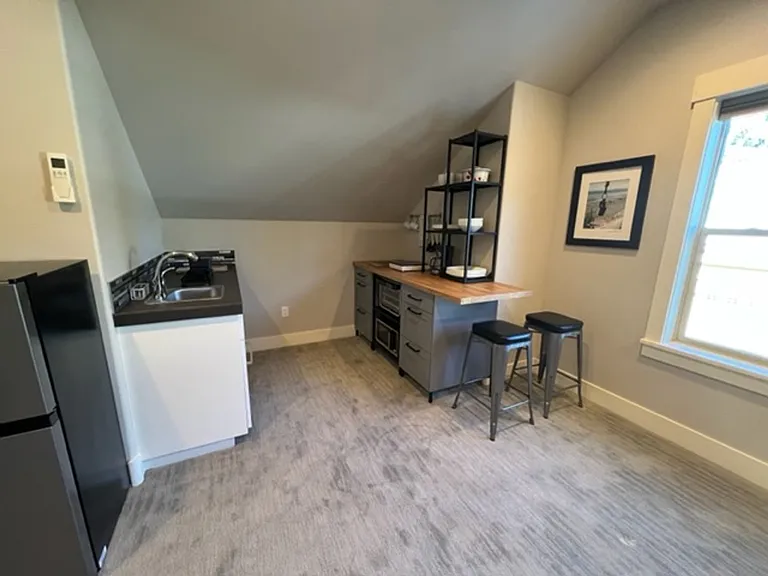 1470 NW John Fremont St — Photo 9