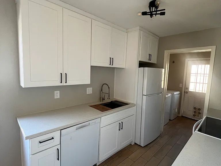 2851 E Capri Cir — Photo 20