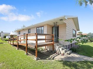 909 8th Ave W, Williston, ND 58801