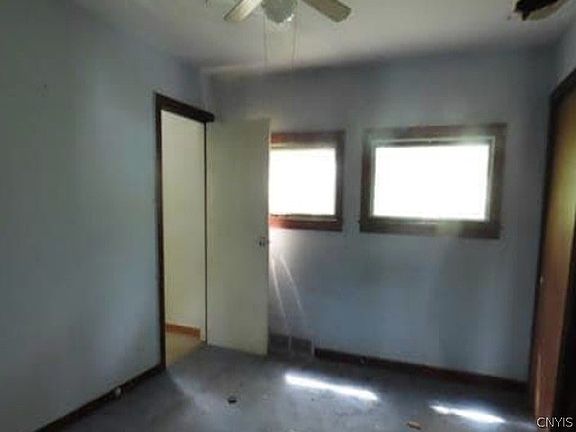 5th image of 717 S Main St