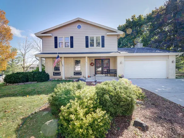 2700 Coventry LANE, Waukesha, WI 53188