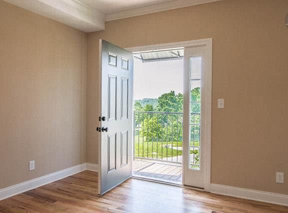 3rd image of 121 Bogard Ln
