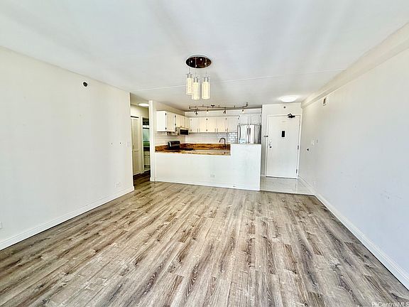 4th image of 2522 Date St APT 1204