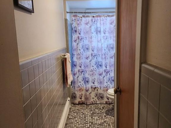 5th image of 435 W Main St APT 6