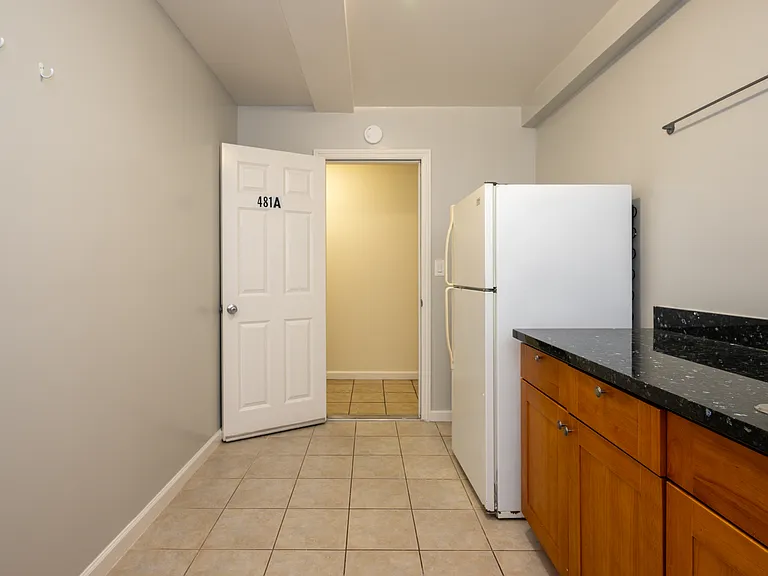 481 Monterey Blvd #A — Photo 9