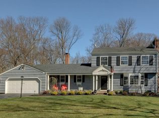 32 Mulberry Ln, Colts Neck, NJ 07722