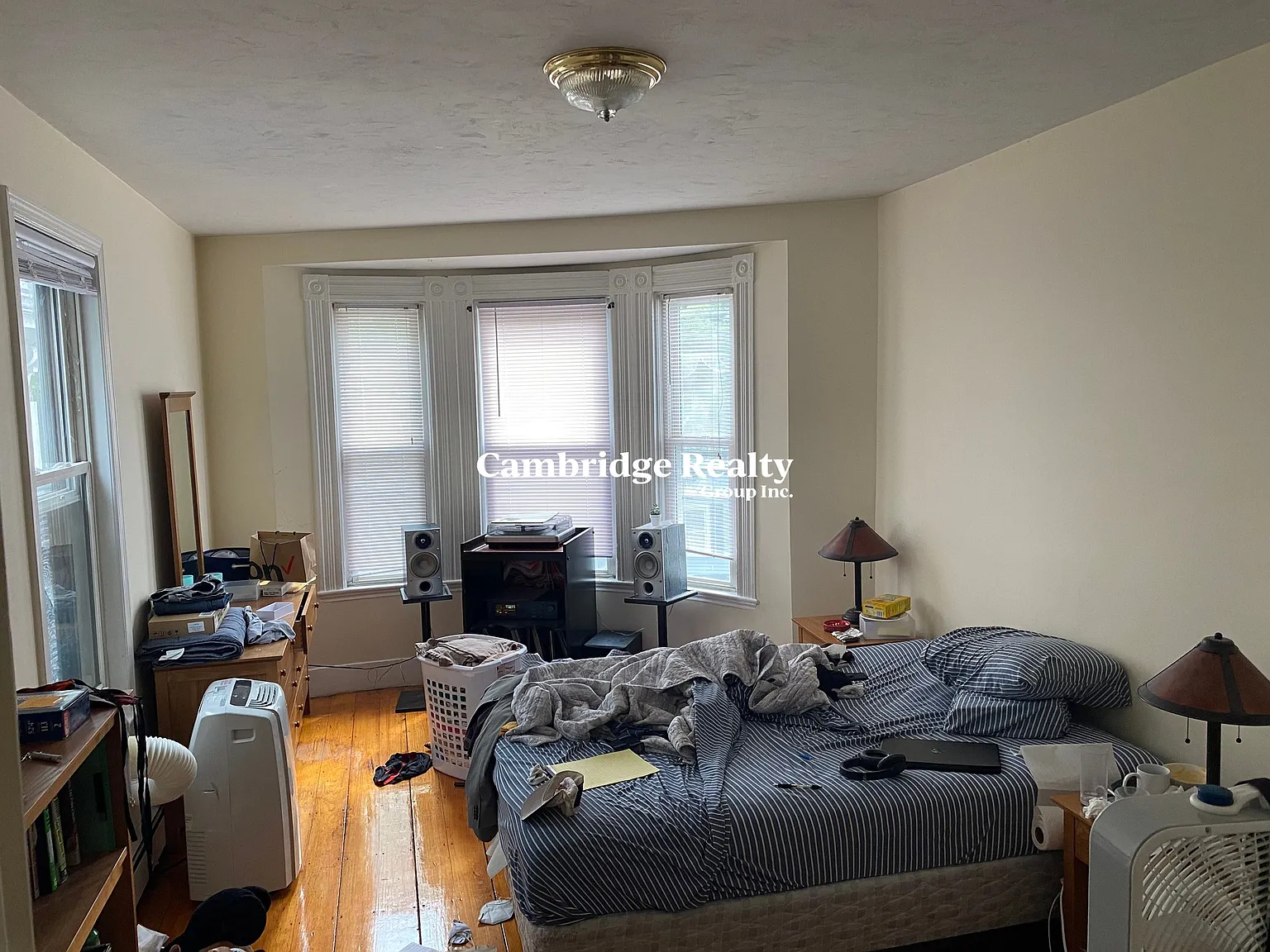 3 bed, 1.5 bath, $3,150 — Photo 3