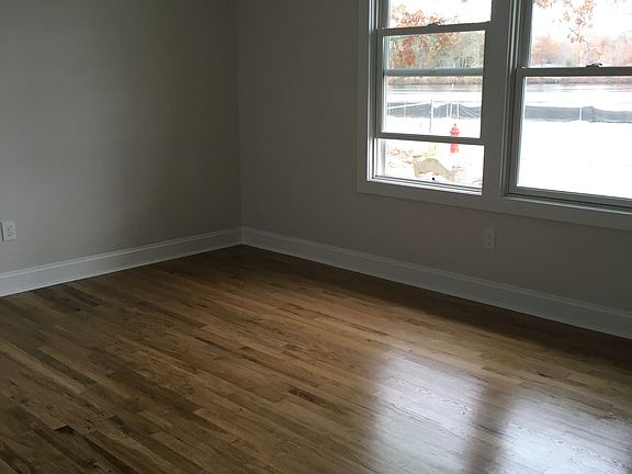 5th image of 268 Lakeside Dr