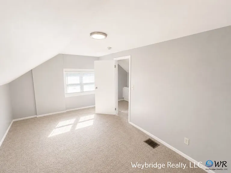 Academy 862 — Photo 16