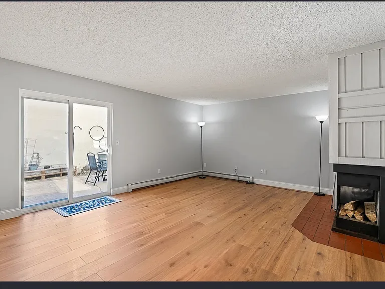 125 Franklin Ave #509 — Photo 1