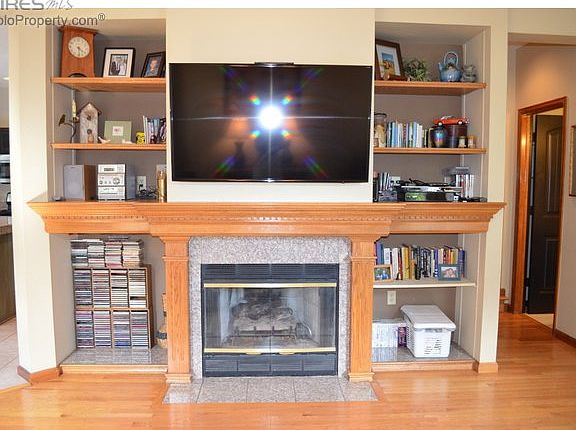 Fam Rm gas fireplace