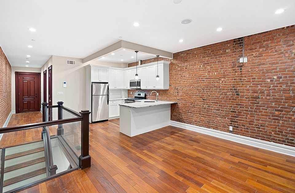 1st image of 246 W 121st St #2