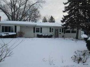 102 Hazard Rd, Carpentersville, IL 60110