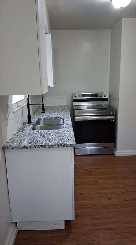 2 bed, 1.0 bath, 792 sqft, $1,200 — Photo 3