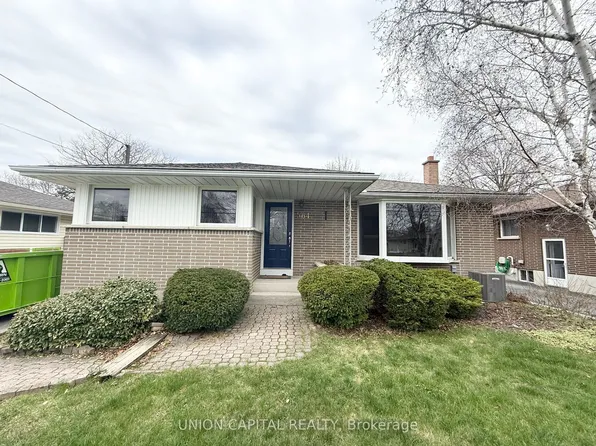 564 Central Park Blvd N, Oshawa, ON L1G 6A4