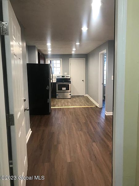 3rd image of 16 Cortland Place