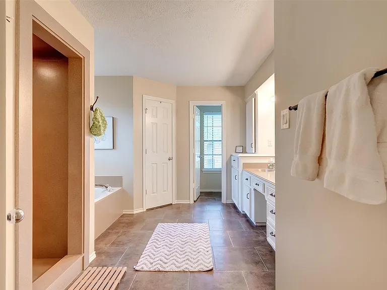 13011 Finch Brook Dr — Photo 41