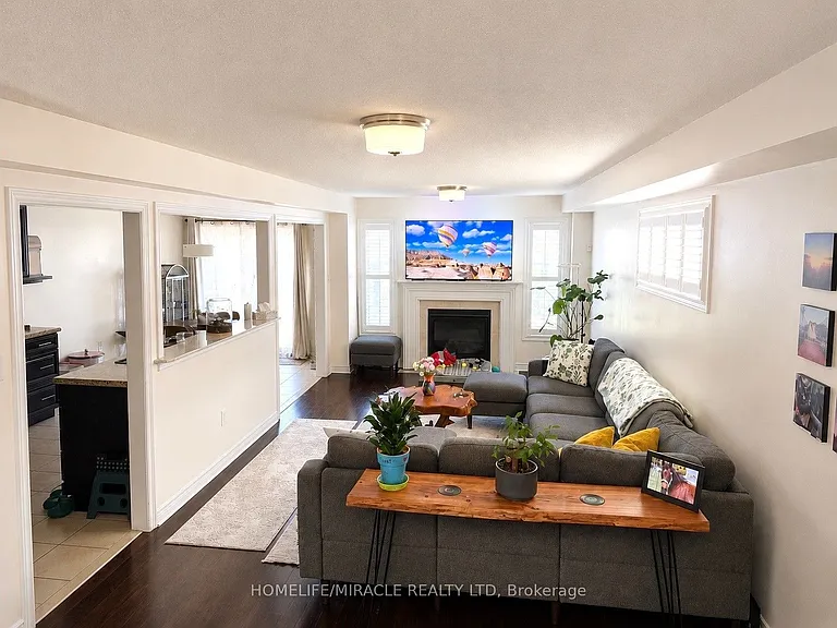 54 McCourt Dr — Photo 2