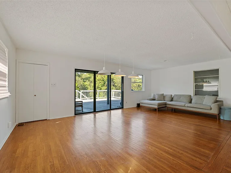 402 Philco Dr — Photo 19