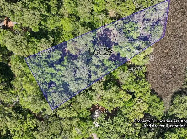 29 Tolomato Dr, Darien, GA 31305