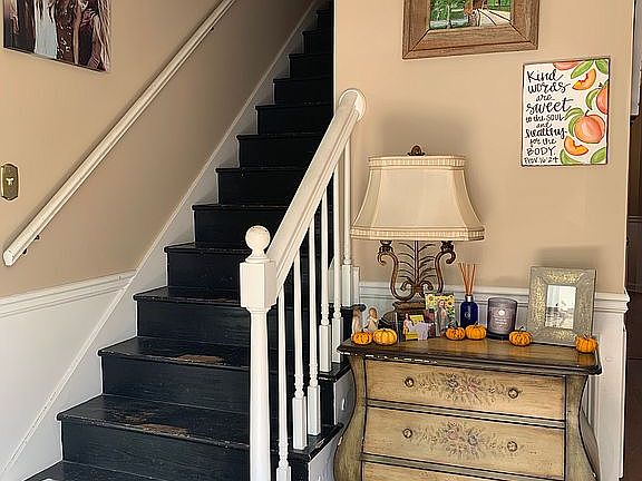 Entry way/front door