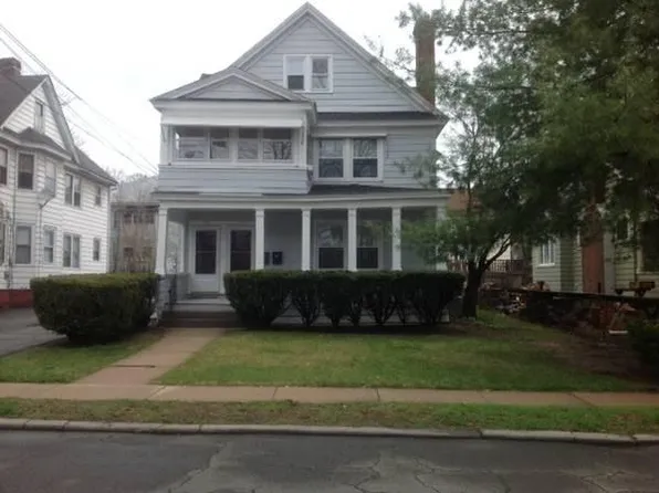 108 Lancaster Rd, West Hartford, CT 06119