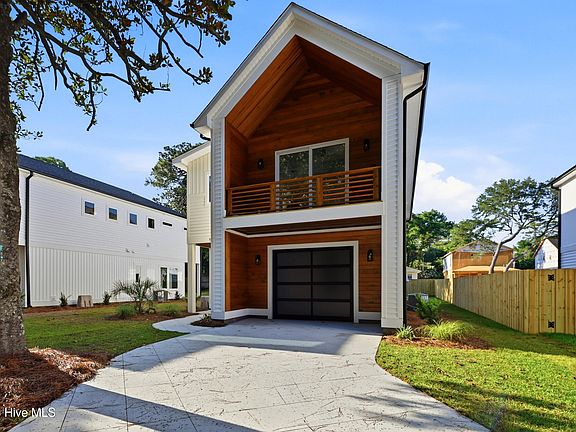 2nd image of 5011 Peachtree Avenue