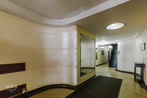 Rented by MNS | media 9