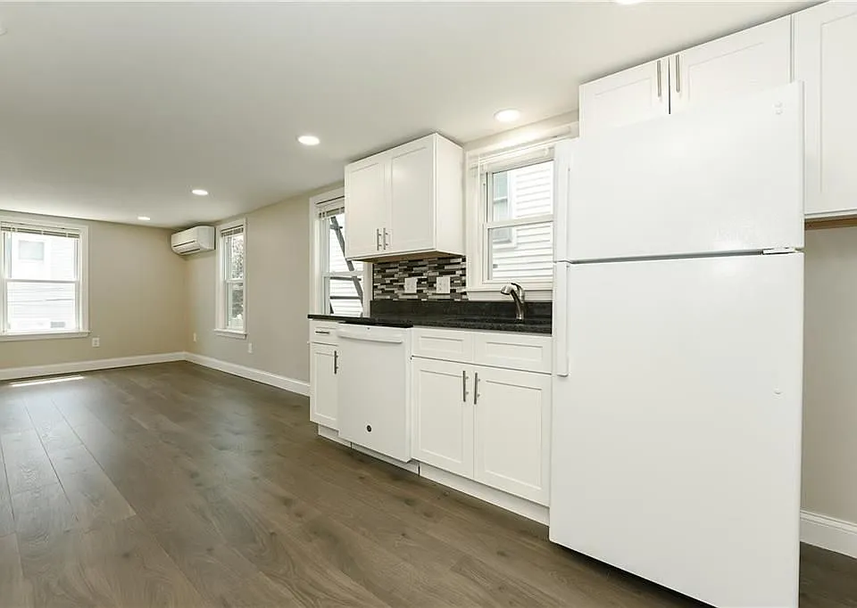 71 Saint Elizabeth St #2